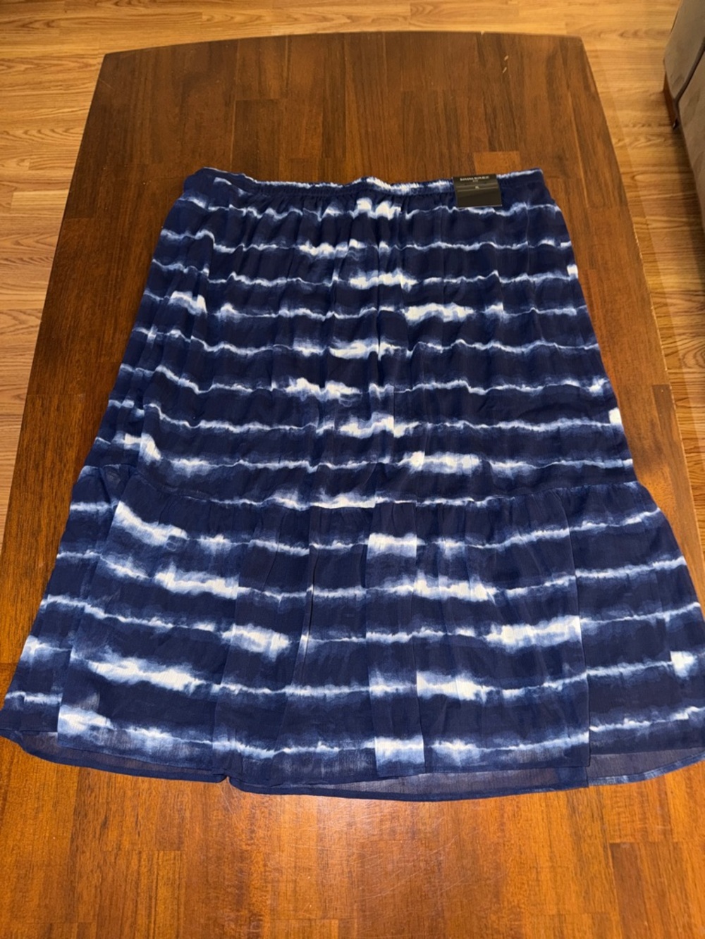 Banana Republic Ladies Flounce Blue & White tye-die Skirt. NWT. X-large.